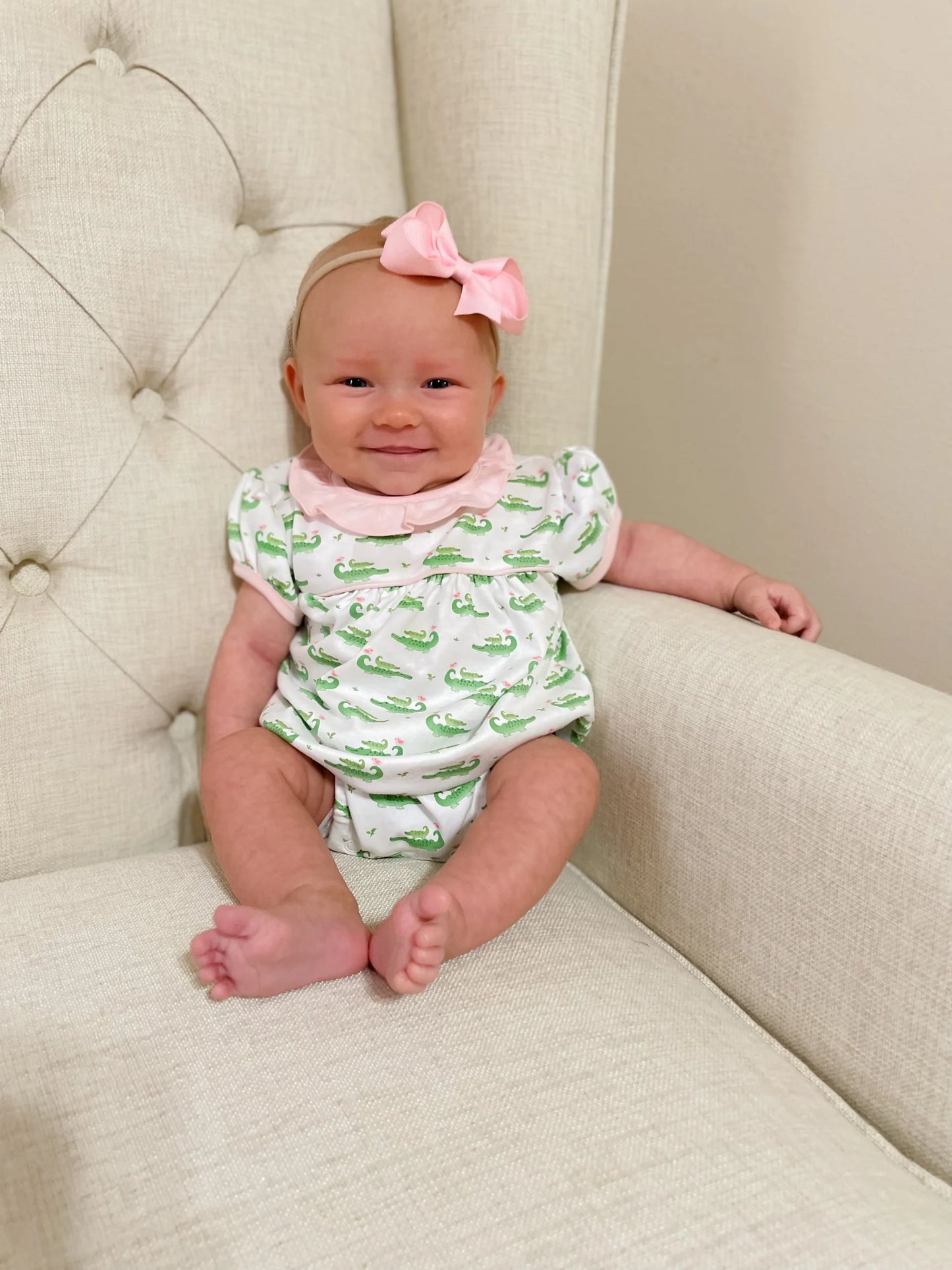 Hug me First Alligator Ruffle Bubble