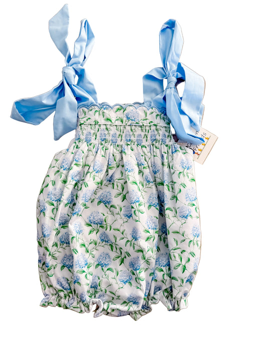 Carson and Friends Hydrangeas Tie Bubble