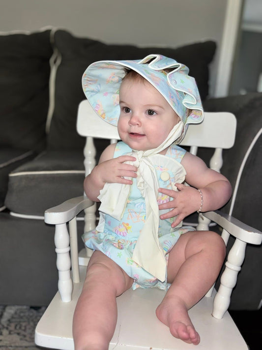 Carson and Friends Beach Day Bonnet
