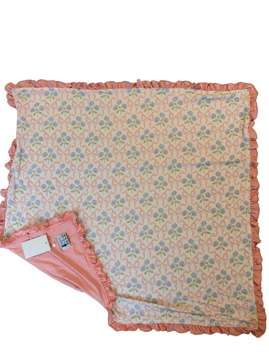 Carson and Friends Hydrangea Bow Trellis Bamboo Blanket